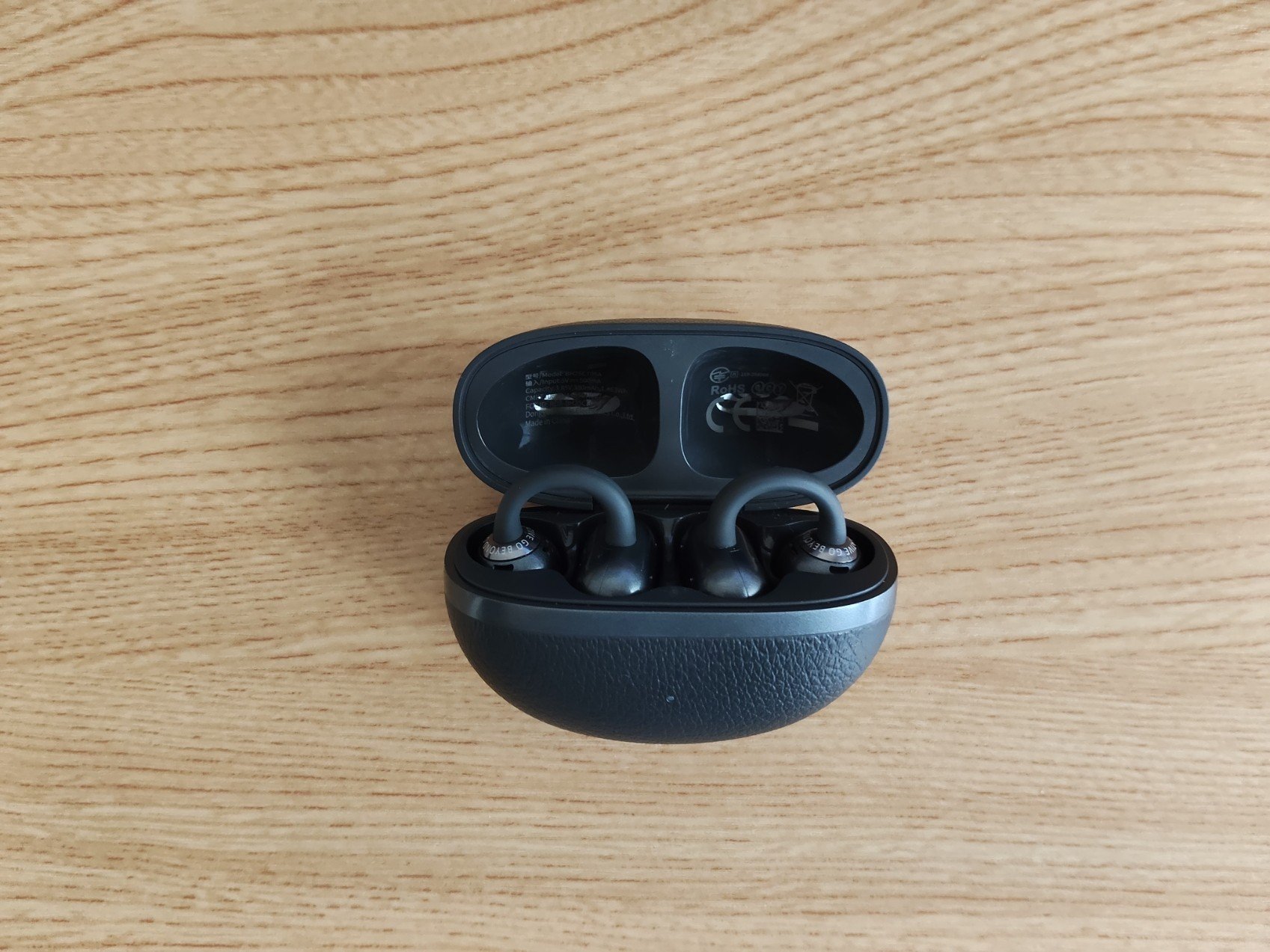 QCY C50 ケース開いた状態