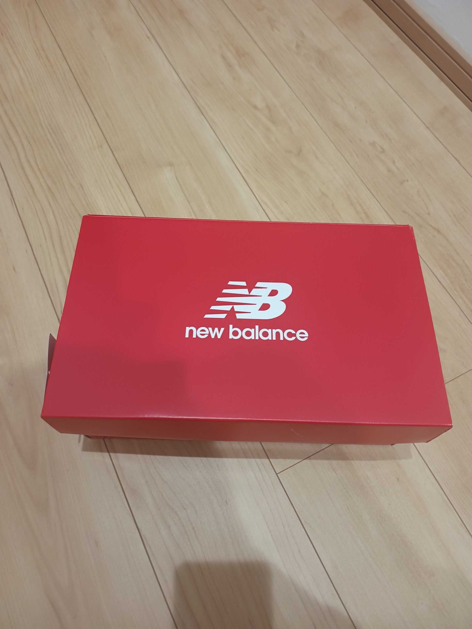 ニューバランス フューエルセル スーパーコンプ エリートv5 箱