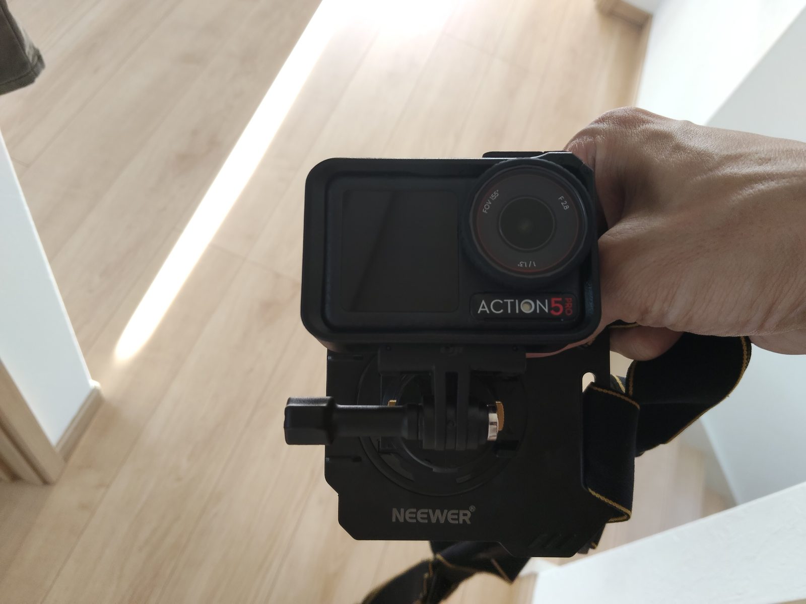 オズモアクション5 Proをチェストマウントに装着したところ