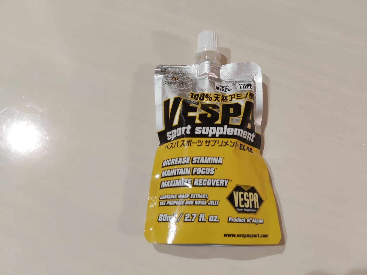 VESPA EX-80のパッケージ表面。100%天然アミノ酸・80mlの表示