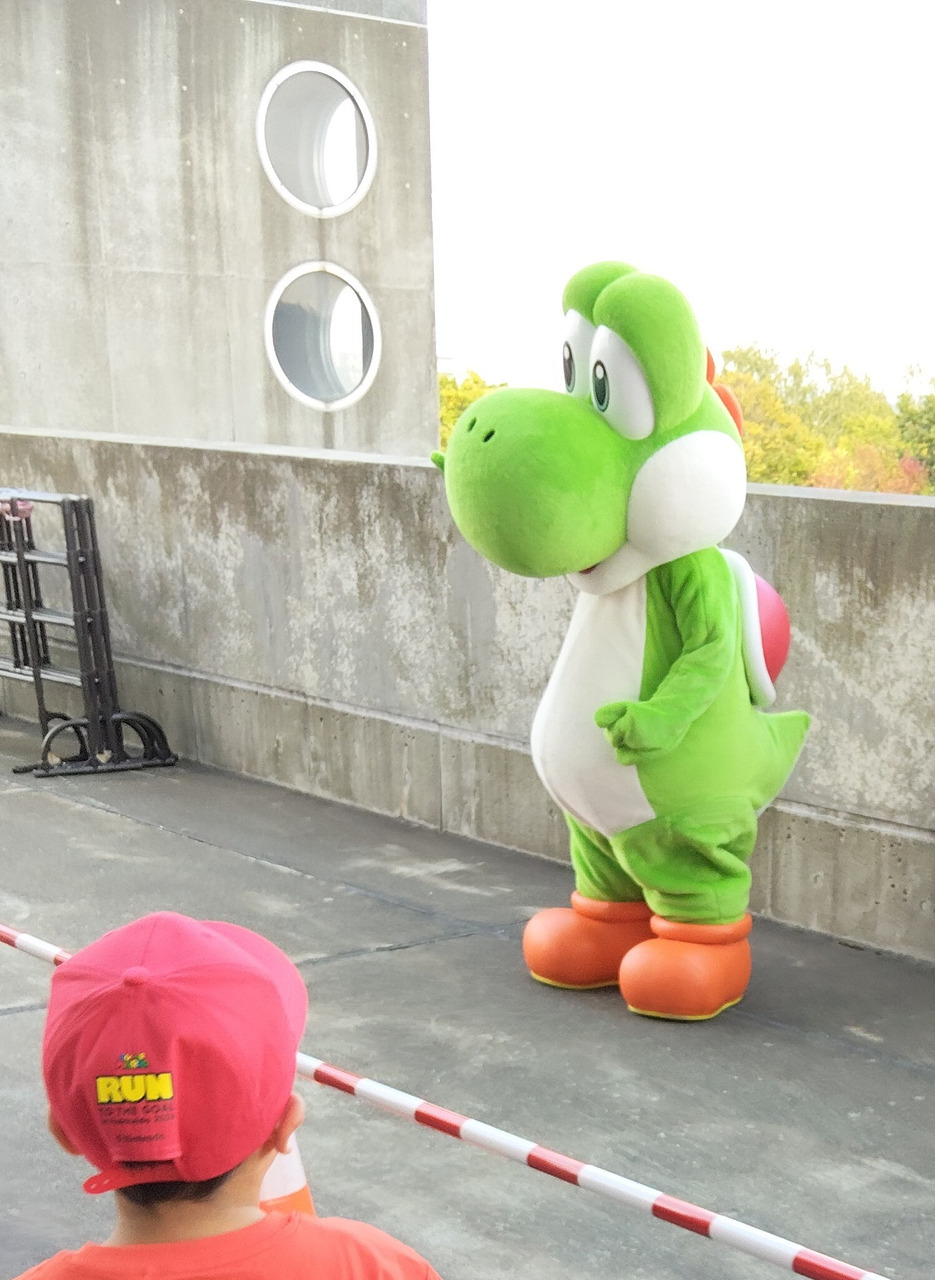 コースの途中で応援してくれるヨッシー
